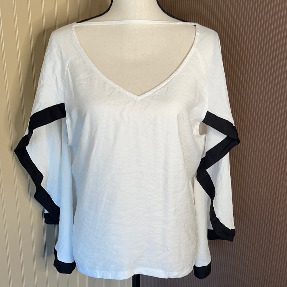 Marc New York‎ black and white blouse size large